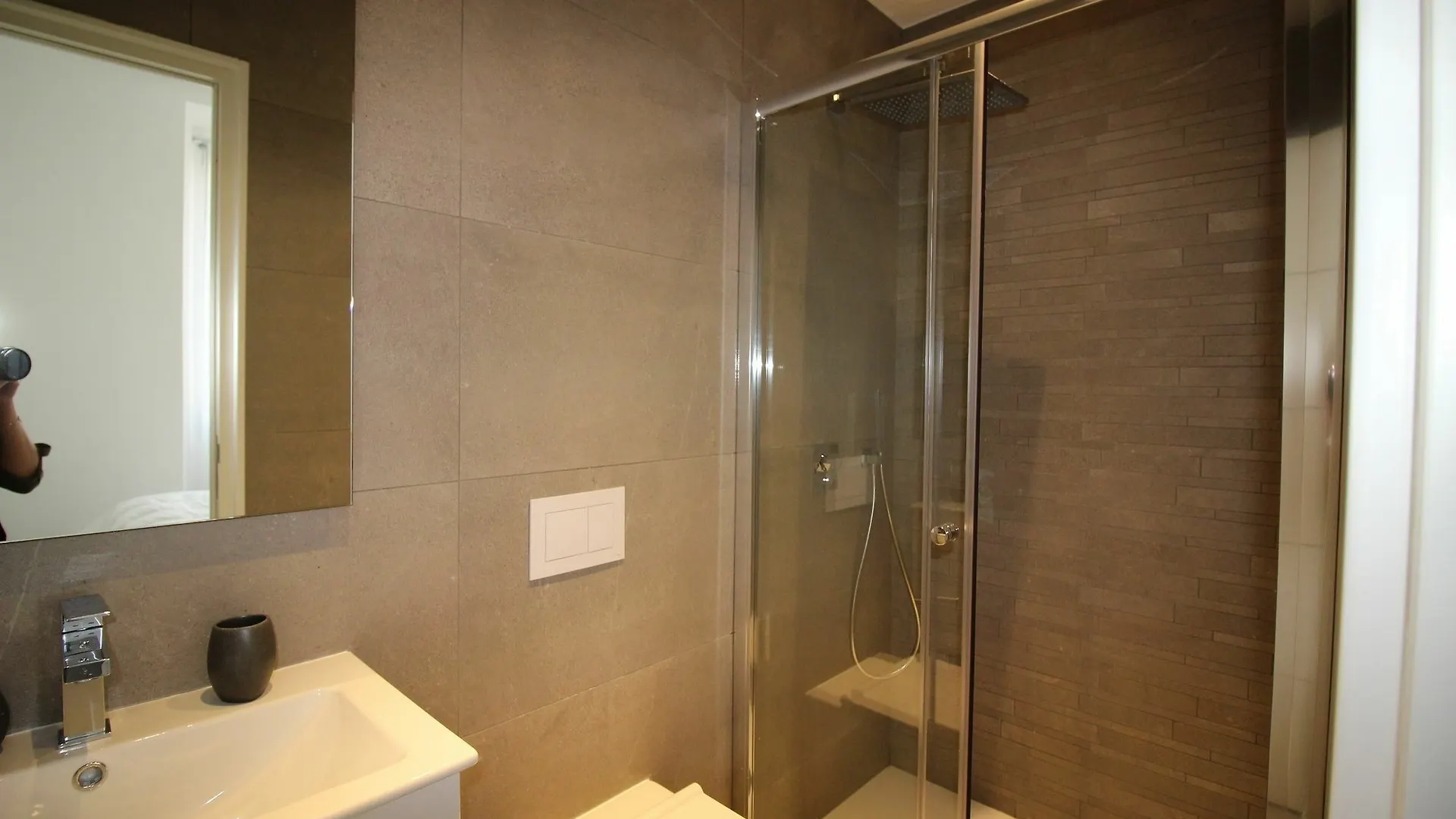 Nice Booking- Pink Massena Zone Pietonne 0*,  France